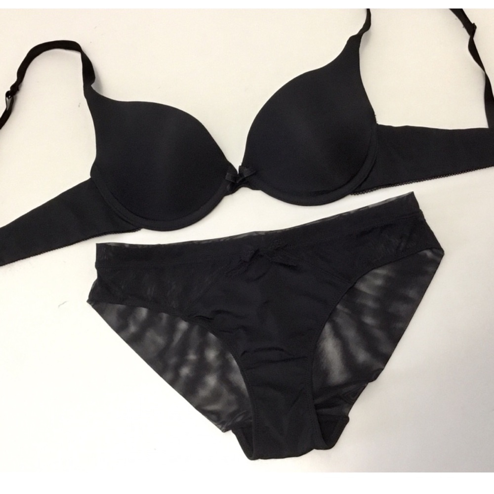 32B - NWT Black Push Up Bra & Panties - 2 pcs Set